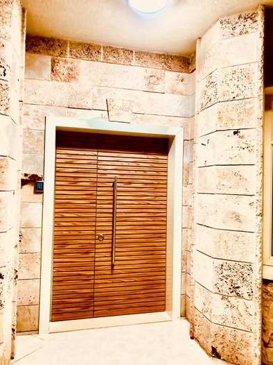 פרויקט אלומיניום של סקיי שייד — חיפוי קירות 11